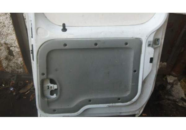 Дверка бокова права здвіжна, (глуха) Renault Kangoo